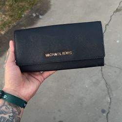 Micheal Kors Wallet 