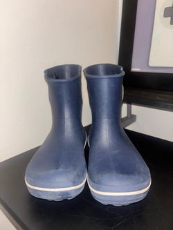 Navy Blue Crocs Jaunt Shorty rain boots Size Men 4 Women 6