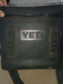 YETI Soft-Sided Cooler Bag Black