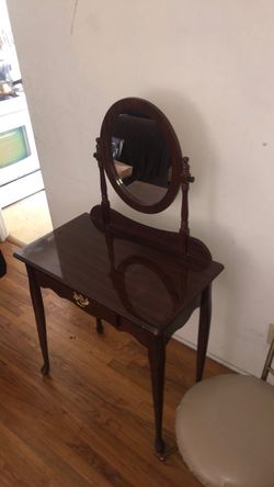 Old style make up table