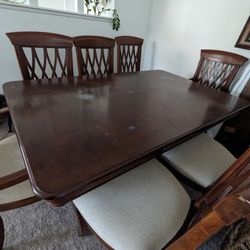 renewly replaced cushion seat sturdy Dining table set (6 chairs) 1 leaflet MUST GO ASAP