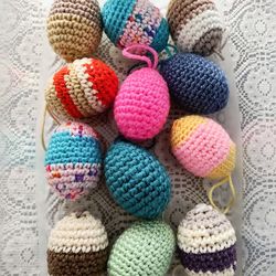 Hanging Easter to hang on trees or branches. Price for all 12