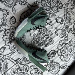 Kobe 4 Potro Girl Dad