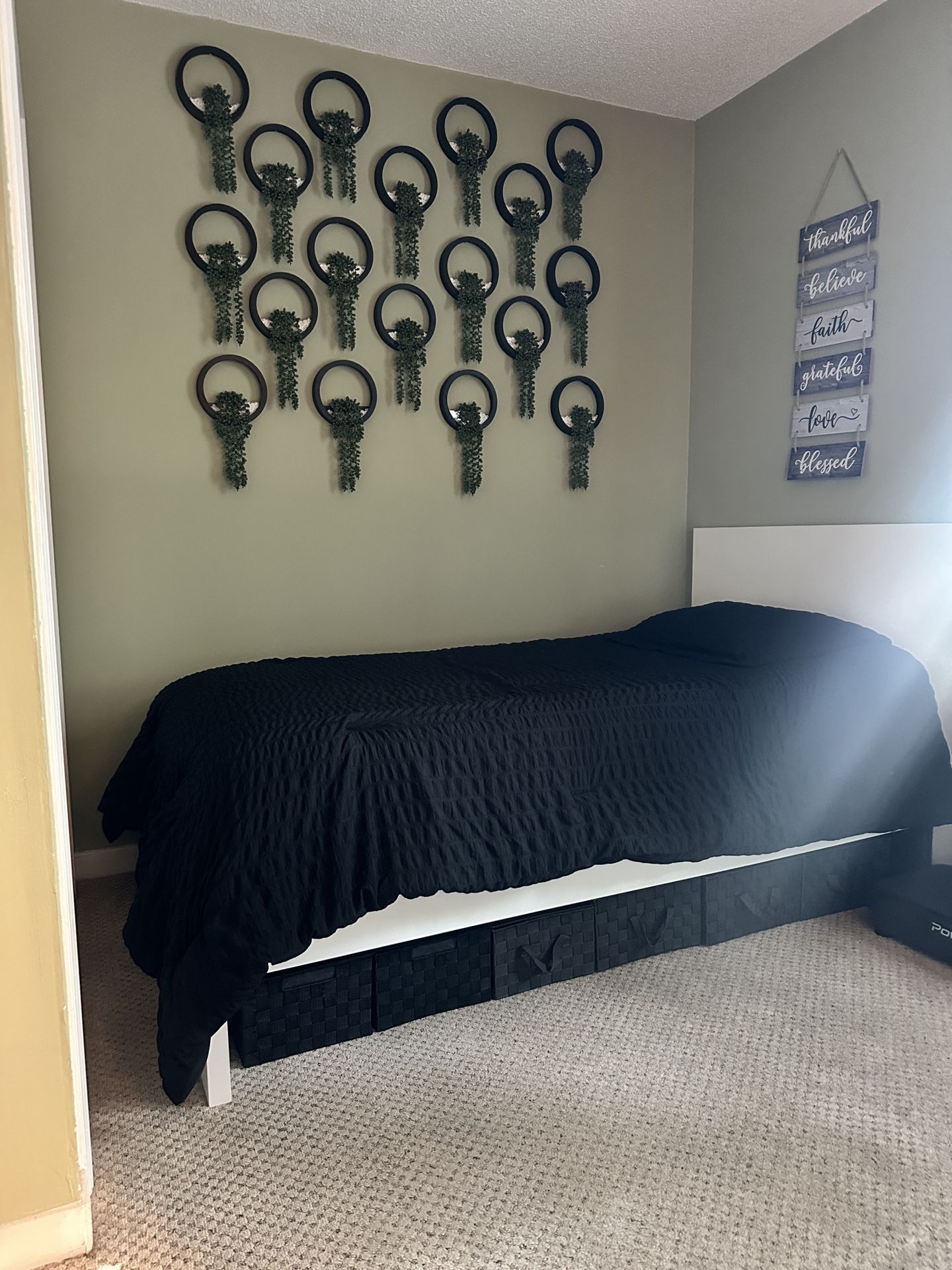 TWIN PLATFORM BED-FRAME  