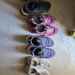 Women's Athletic Shoes 