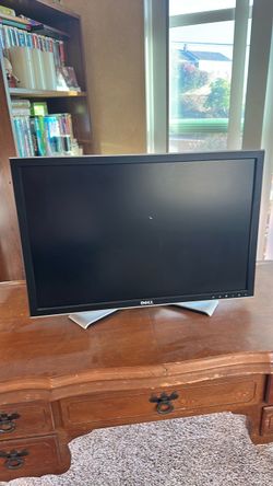 24” Dell Flat Screen Computer Monitor