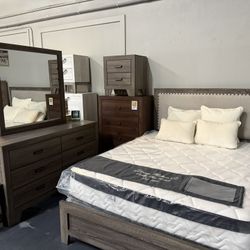 4pc Queen Bedroom Set 2 Colors Available
