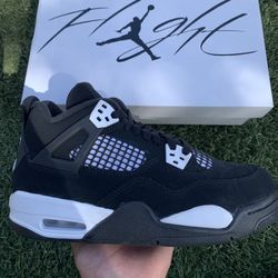 Nike Air Jordan 4