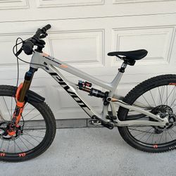 Mountain Bike - Pivot Firebird 2019 Large Size 