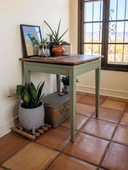 Refinished Swivel Accent/Card Table – Two-Tone Boutique Style