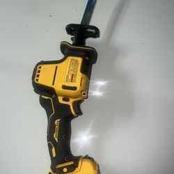 Dewalt Saw saw