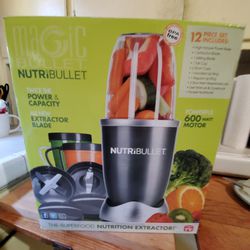 Magic Bullet NutriBullet Nutrition Extraction 12-Piece Mixer, Blender