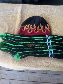 Men’s beanie and riding socks