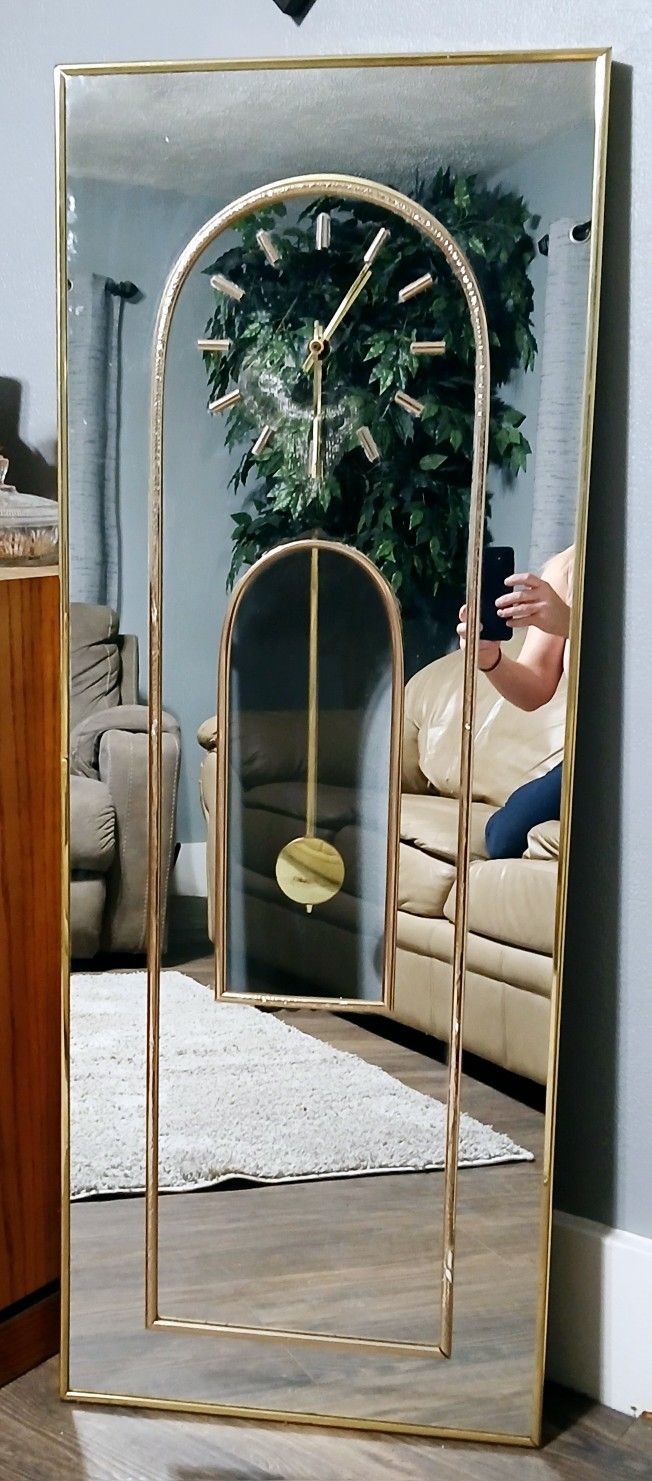 RARE 1980'S Hollywood Regency Mirrored Pendulum Clock