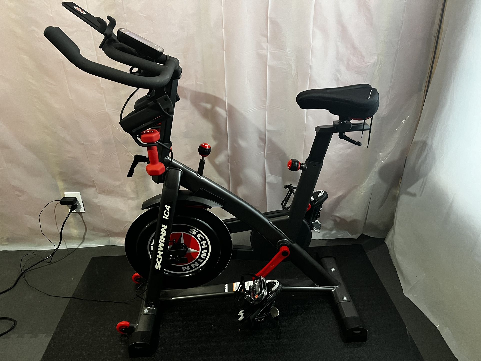 IC4 Schwinn - Indoor Cycling  Bike 