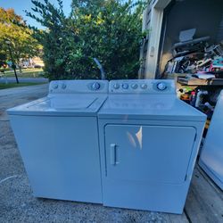 White Washin Machine And Dryer In Good Condition Works Perfectly