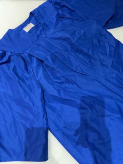 graduating gown