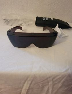NoIR 80 UV Shield Sunglasses Plum Style Universal Fitovers BN/W CASE
