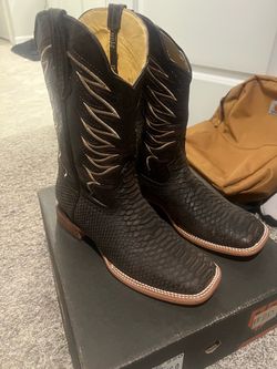 Boots 9.5