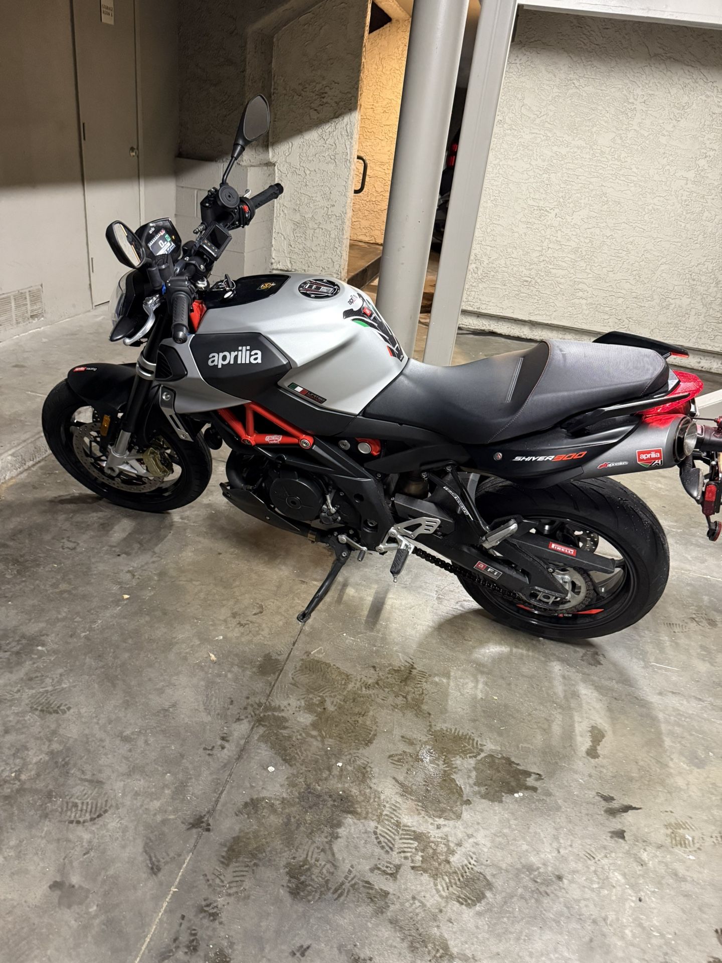 Aprilia Shiver 900