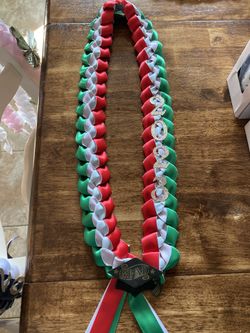 Graduation leis