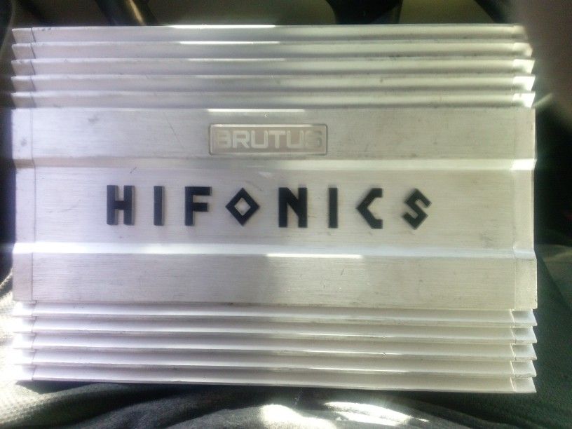 Hifonics BRUTUS GAMMA Mono subwoofer audio amplifier delivers 1300 watts with Super D Class™ technology that features Ultra-Fi™ MOSFET outputs that ar