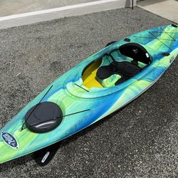 Kayak, pelican, Mustang 100 X no fade, paddle included