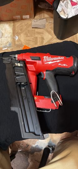 Milwaukee Tool 2744-20 M18 Fuel 21-Degree Framing Nailer (Tool Only)