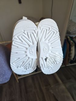 Toddler Uggs 10C