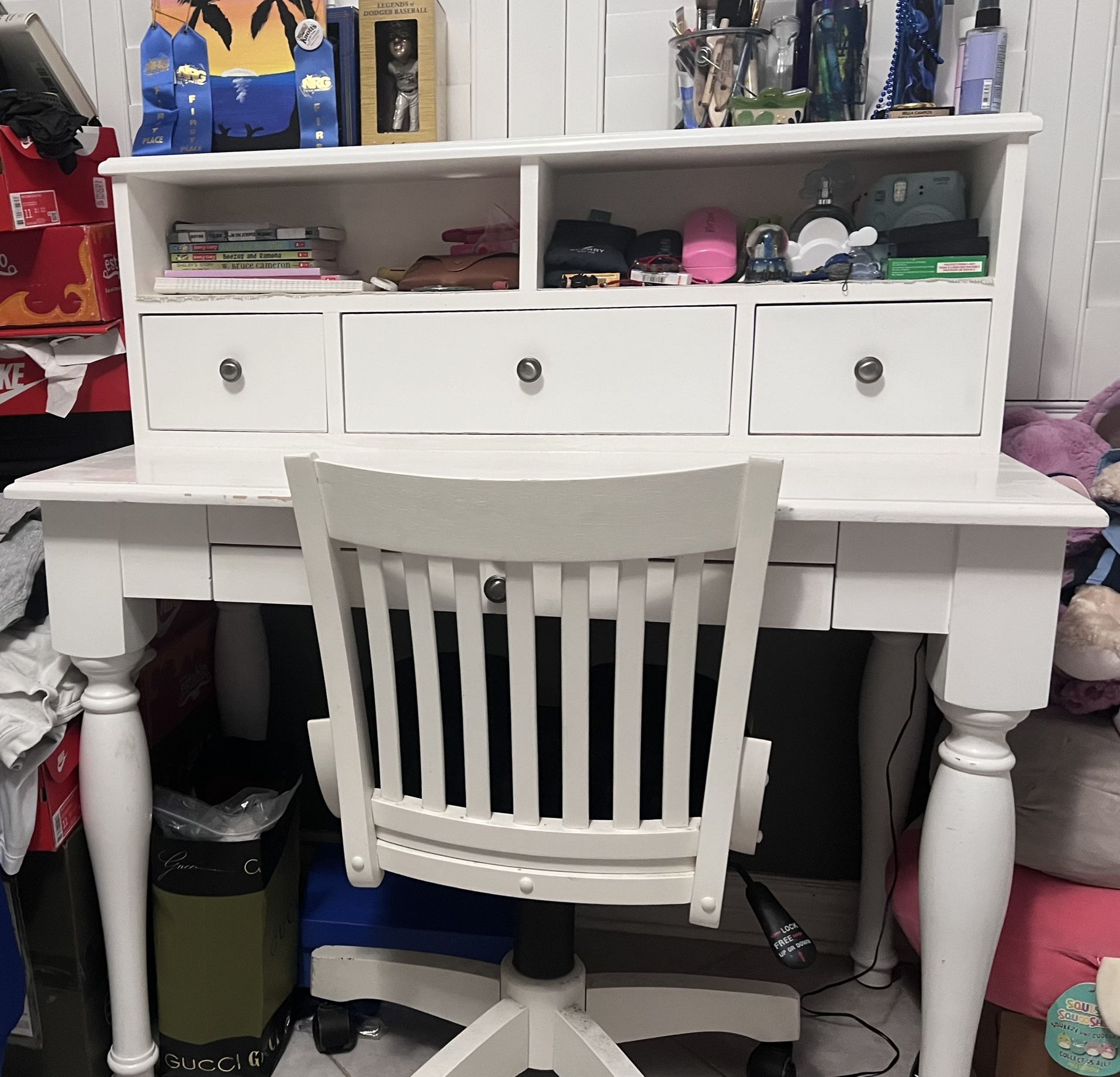 Girls White Solid Wood Bedroom Desk With Drawers