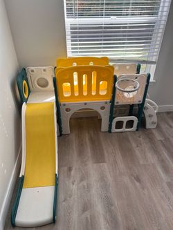 kids play structure