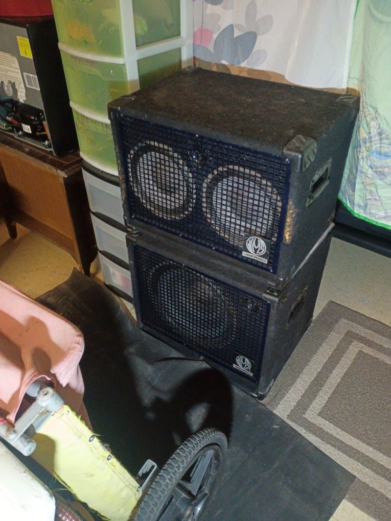 





open zoommmUsed SWR Workingman's 2004 Bass Amp Head

Condition: Great
T