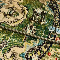 Standard Size Towel Rod With Decorative End Points