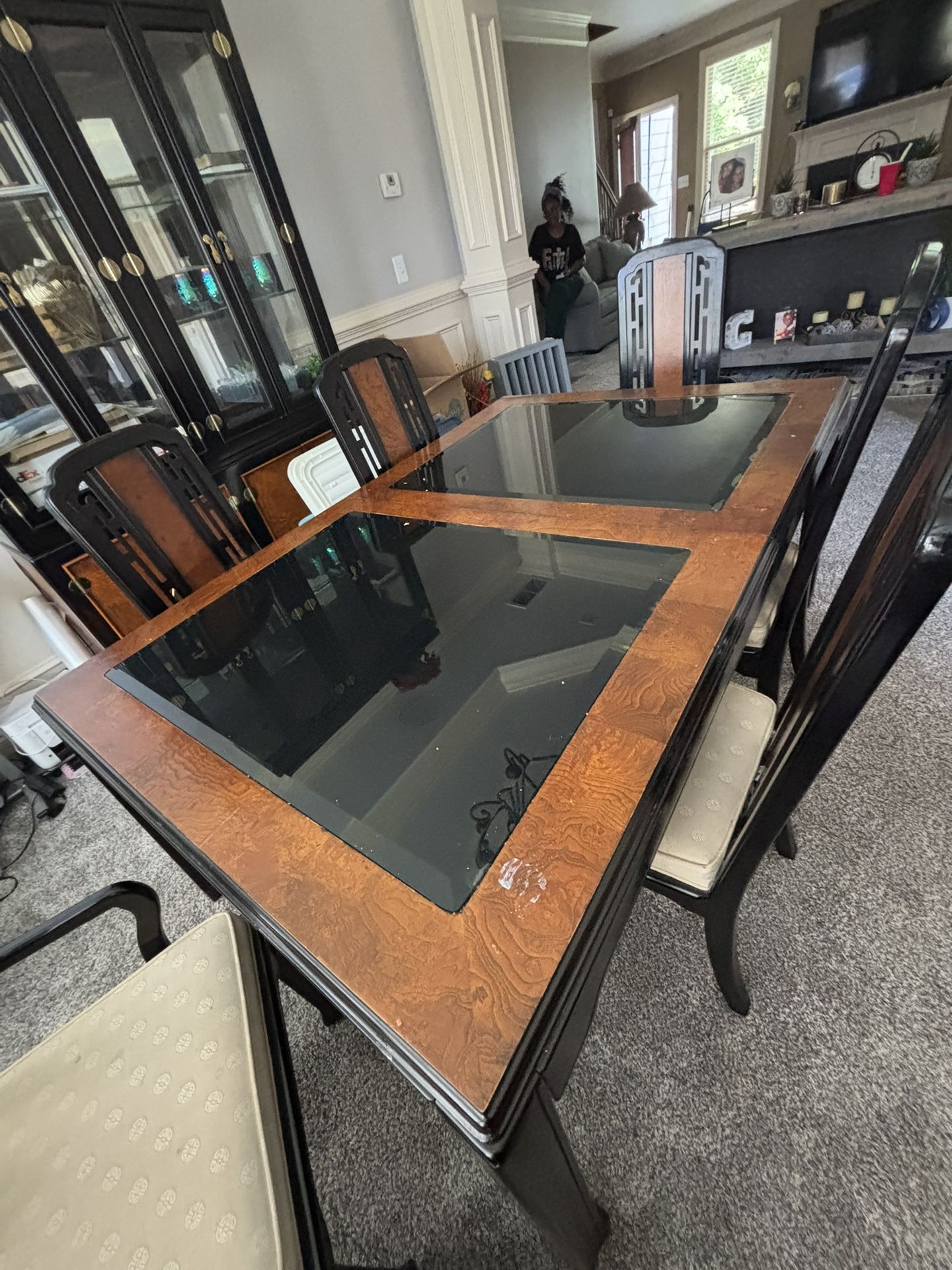 Free Dining Room Table and Chairs