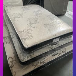 Cal King size mattress / Colchon