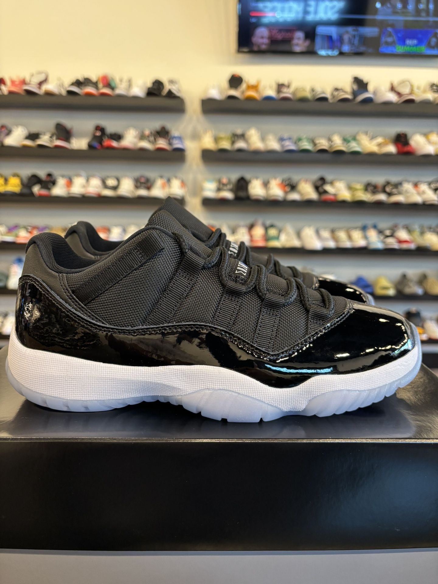 Jordan 11 Low Space Jam Size 8 Pre-Owned