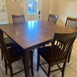 Bar Height Table with 6 Chairs 