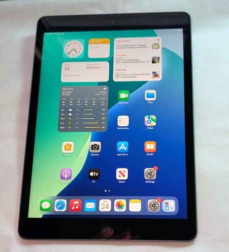 VERY Nice APPLE iPad 7 10.2 inch 32GB WIFI iOS18 TABLET