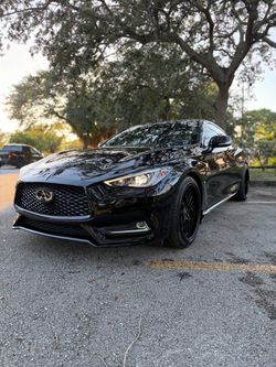 2022 INFINITI Q60 LUXE