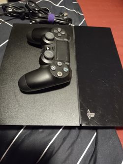 2015 PLAYSTATION 4  Reduced