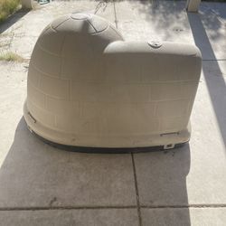 Large Kennel.   petmate igloo