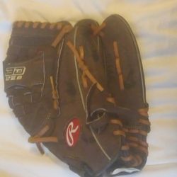 Rawlings Baseball Mitt