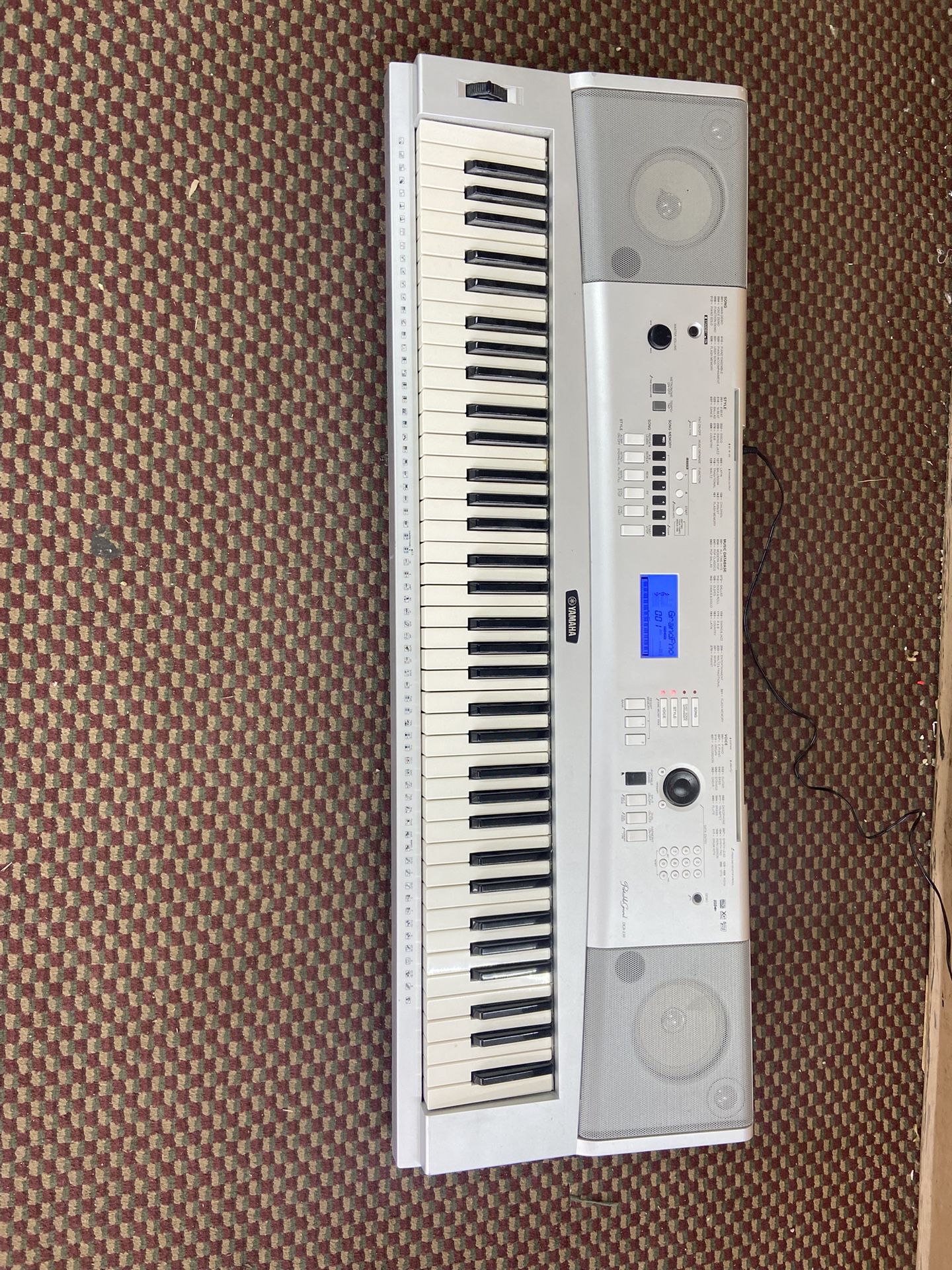 Yamaha Portable Grand Piano DGX-230 Piano Electronic Keyboard 76 Keys