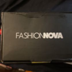 Fashion Nova Size 7 Clear Wedges 