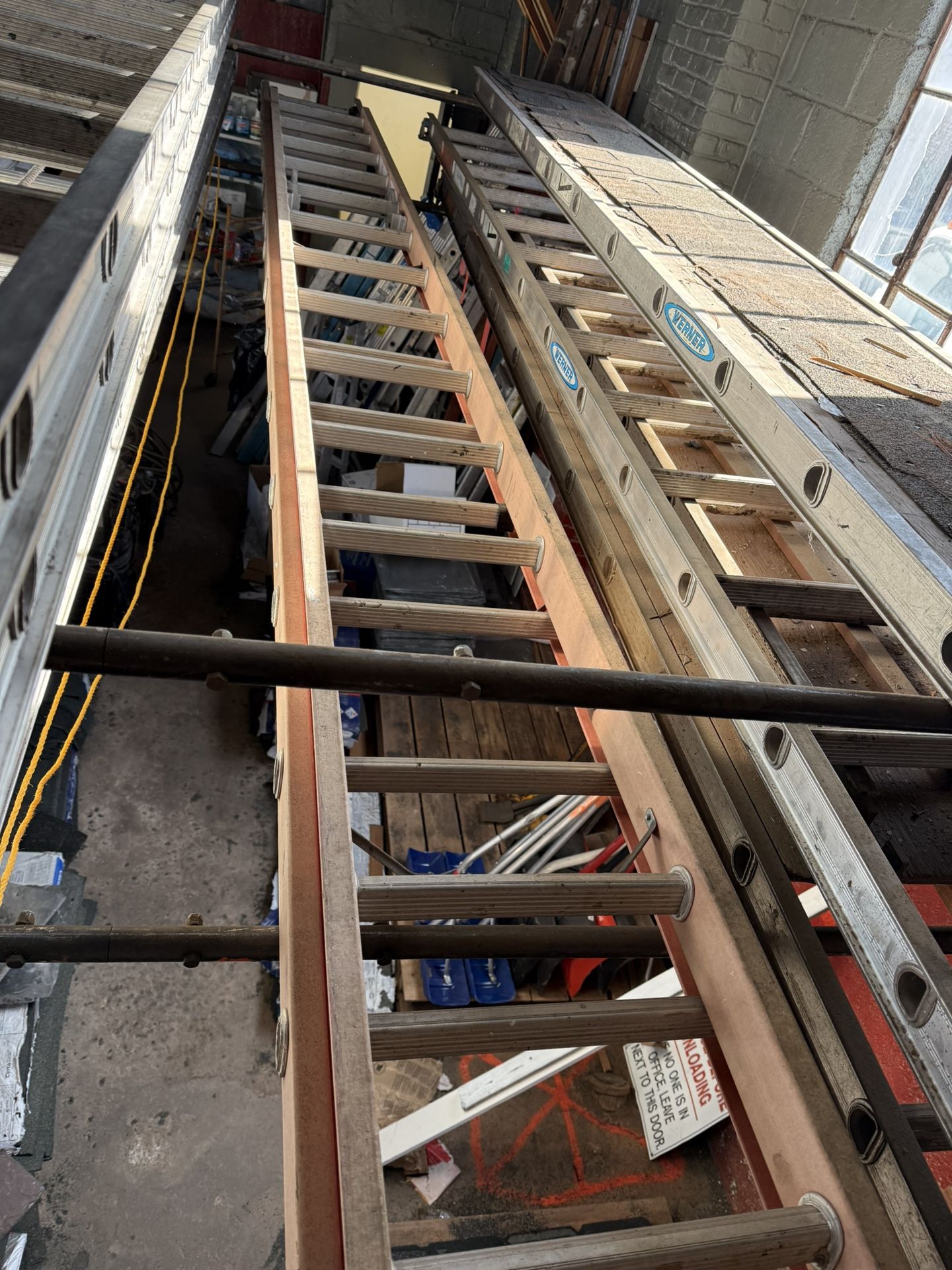 40 Ft Fiberglass Ladder