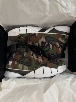 New Kobe UNDEFEATED men’s size 8.5