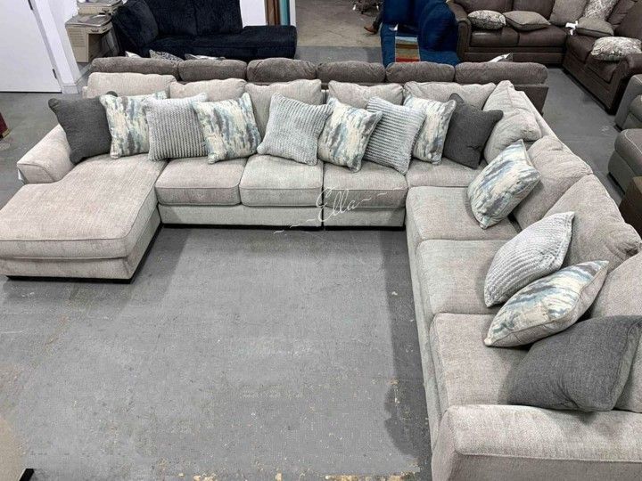 Ardsley Pewter 4-Piece Right-Arm Facing Sectional With Chaise
Ashley Furniture$10 Down Payment And Financing Available
