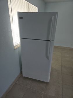 Refrigerator white