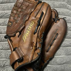 Mizuno Vintage Softball Glove 