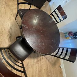 round table with 4 chairs 